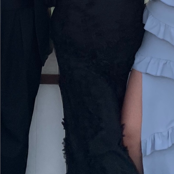 Stunning and slimming!! This Aiden Maddox dress is from Bloomingdales q
10/24 - Picture 3 of 4